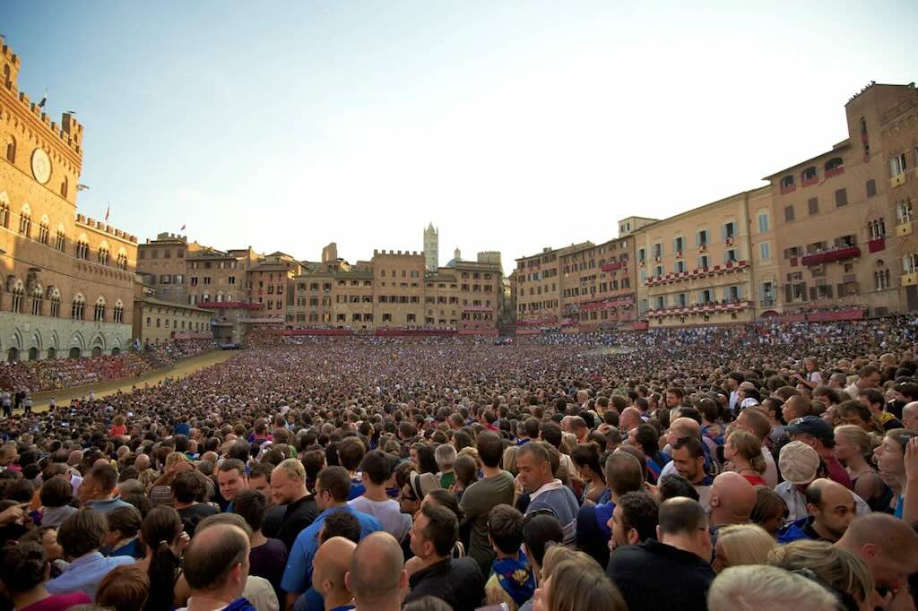 Palio Crowds