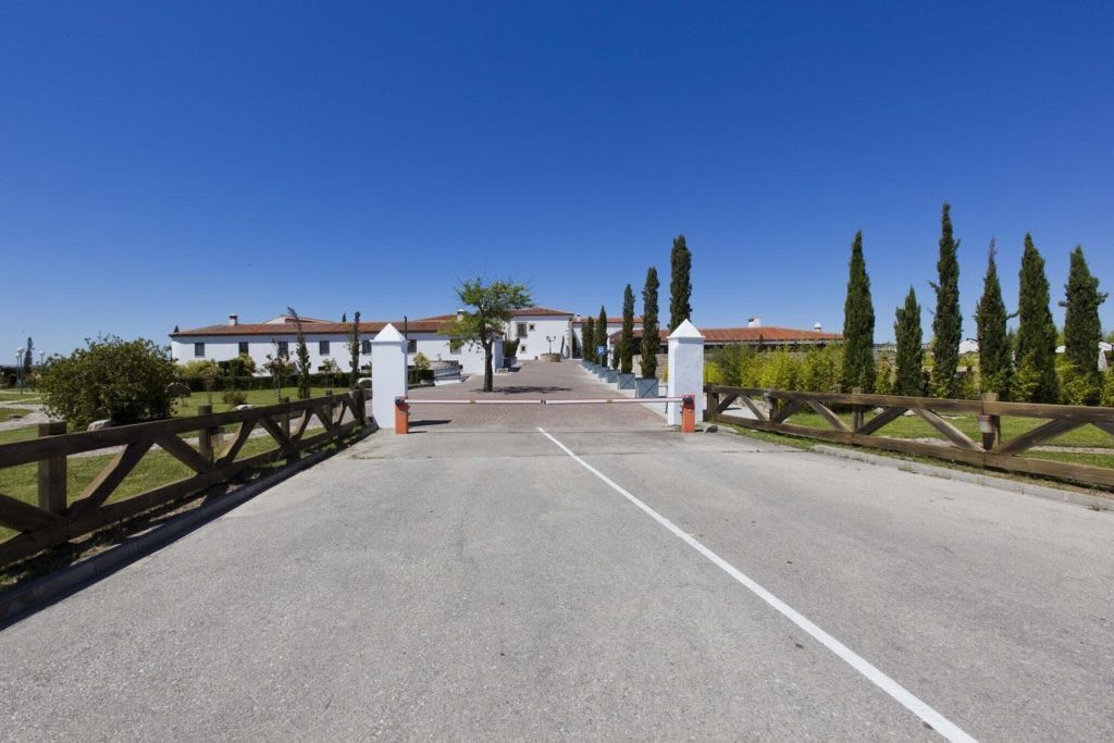 Hospes Palacio de Arenales entrance