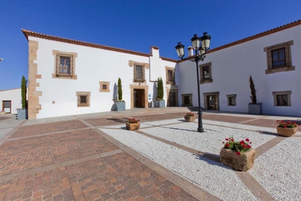 Hospes Main Courtyard