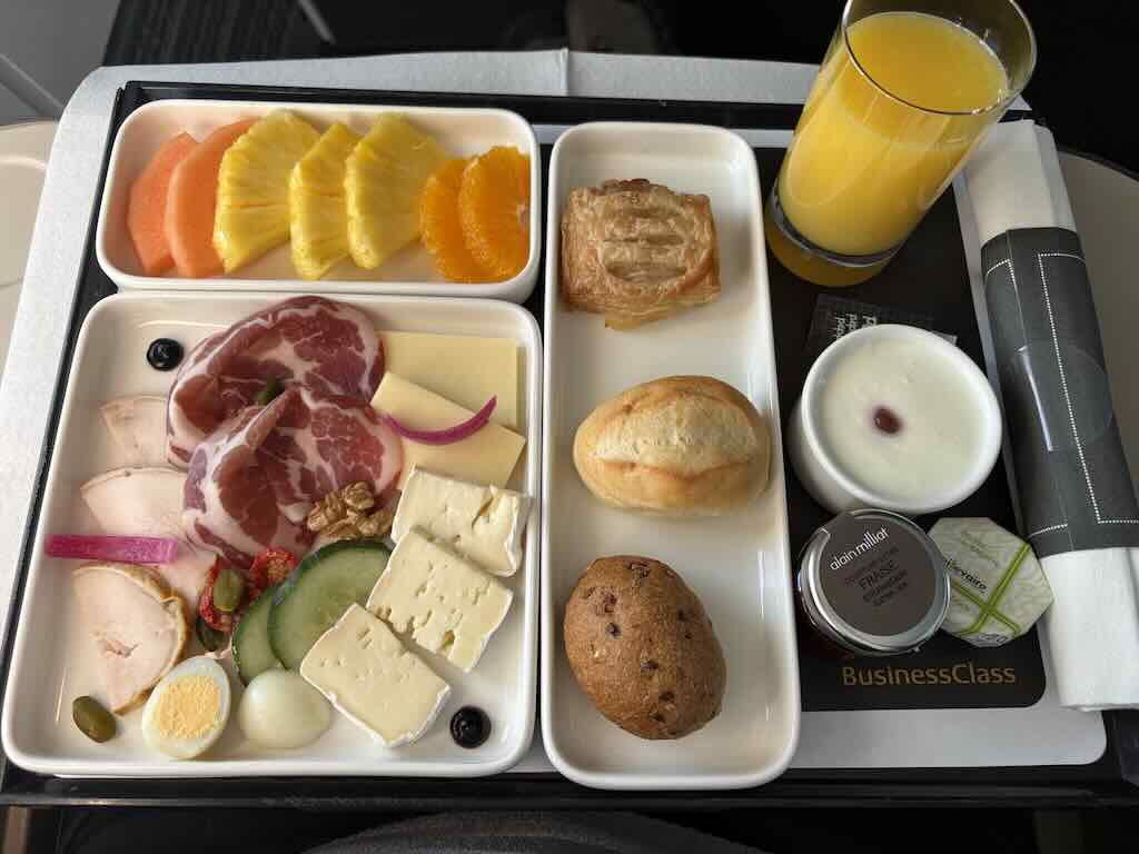 breakfast-luxembourg-naples