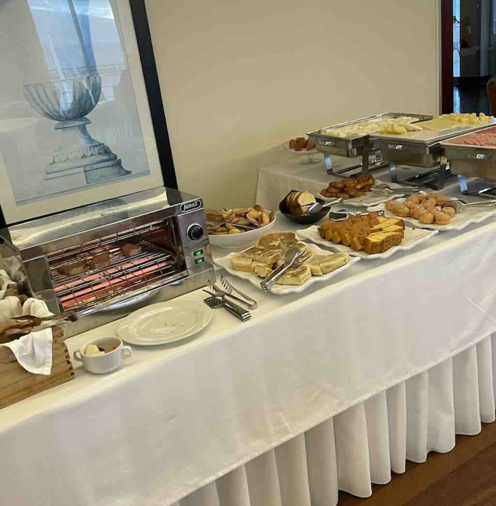 azores-hotel-breakfast3