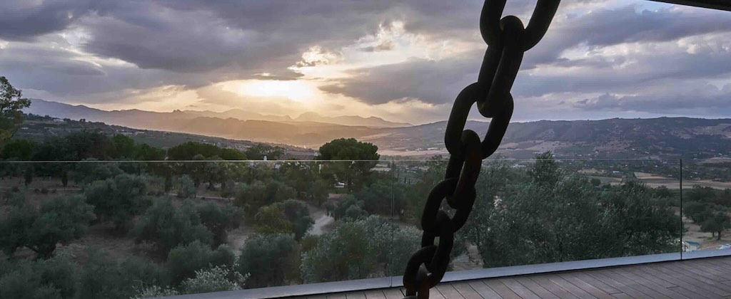 la-almazara-terrace-inside