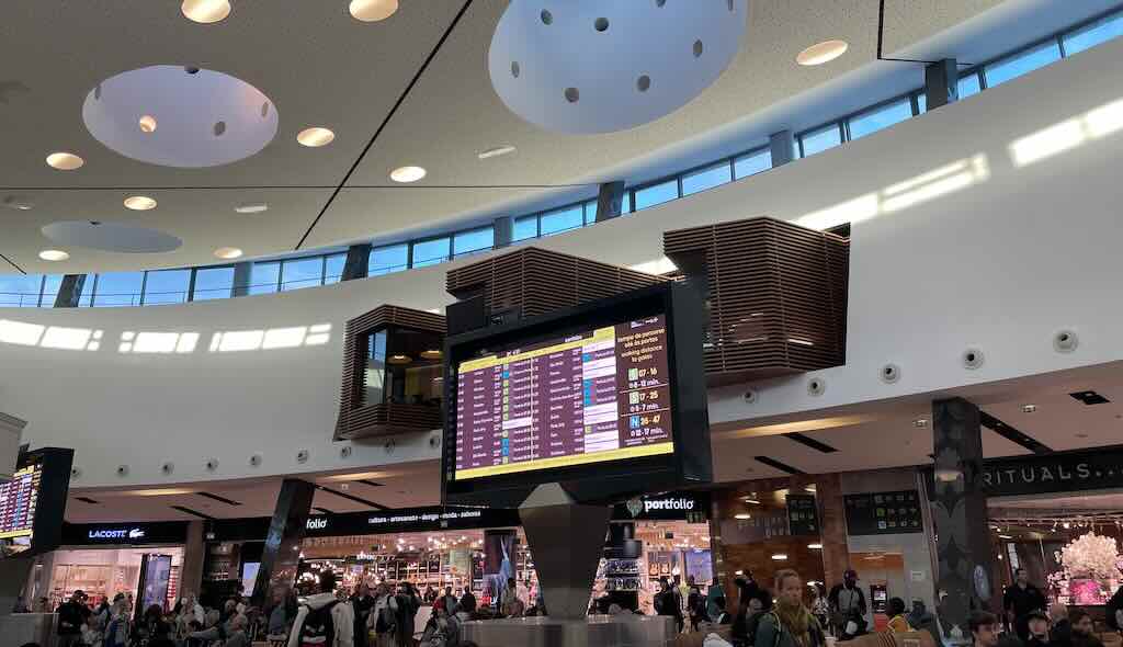 lisbon-humberto-airside