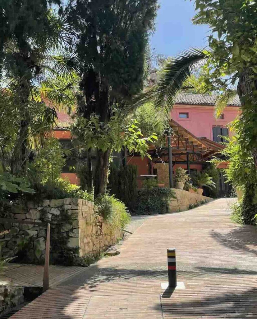 mont-sant-garden1