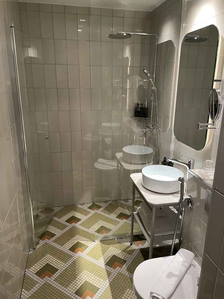 helsinki-torni-bathroom
