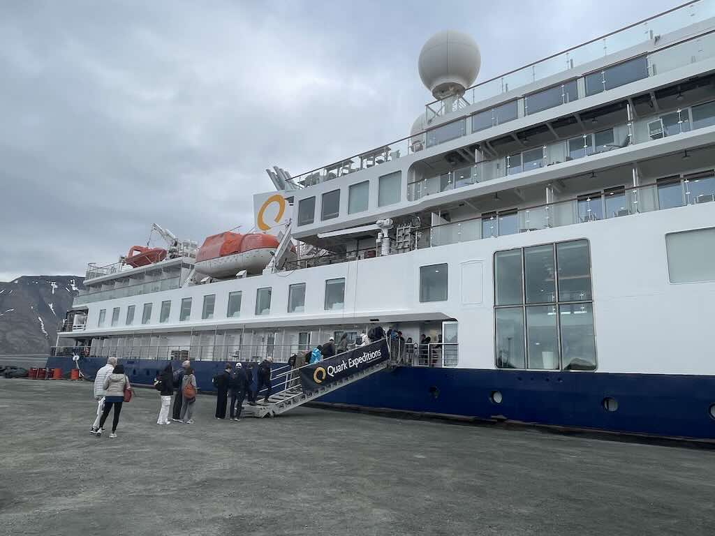 ocean-explorer-boarding