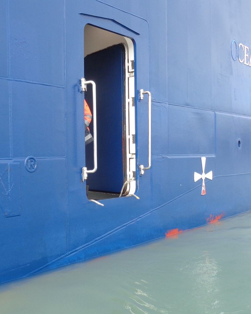 ocean-explorer-hull-exit