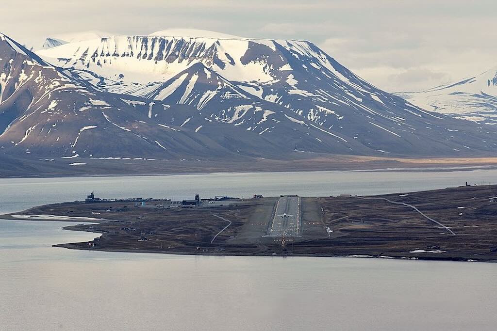svalbard-airport-Longyearbyen