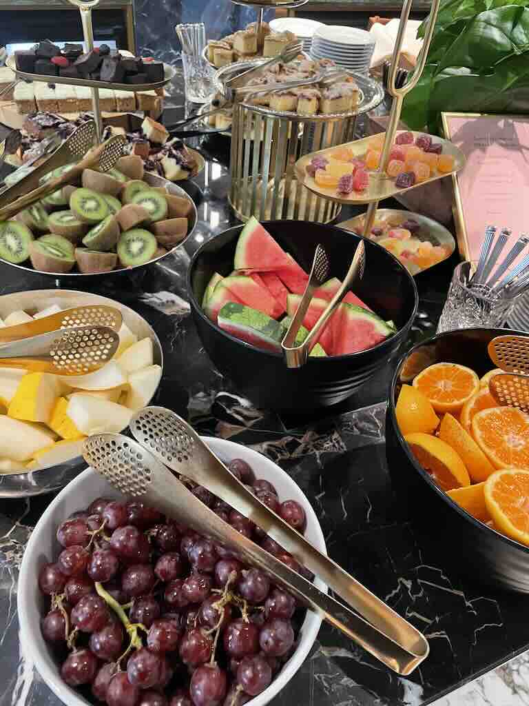troni-breakfast-1