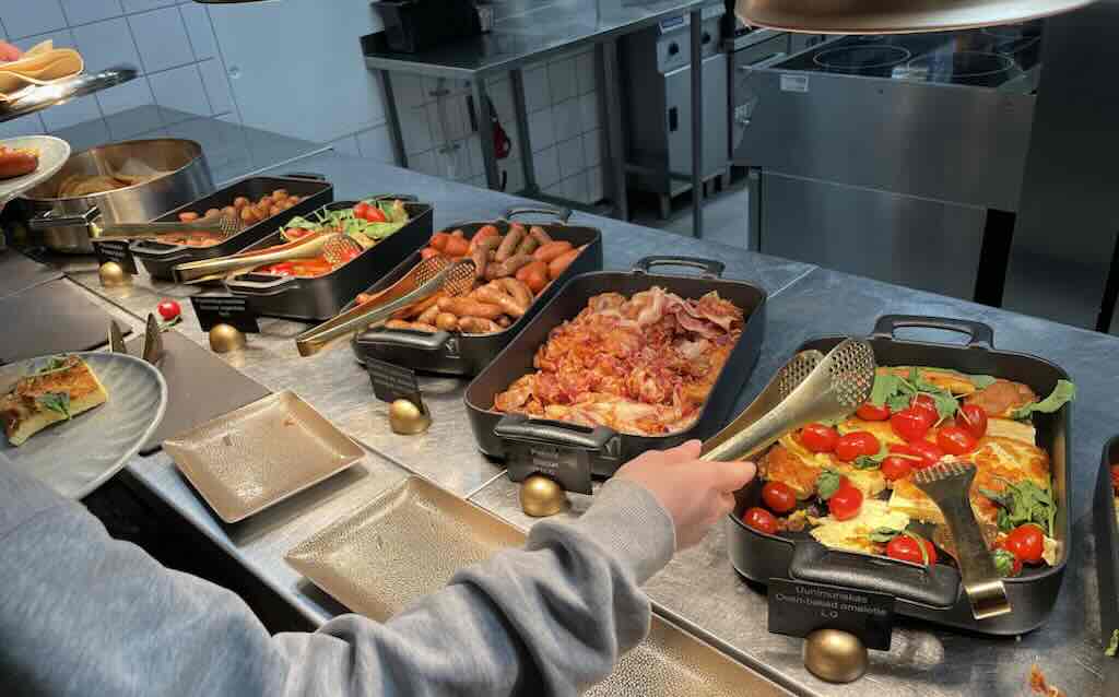 troni-breakfast-1