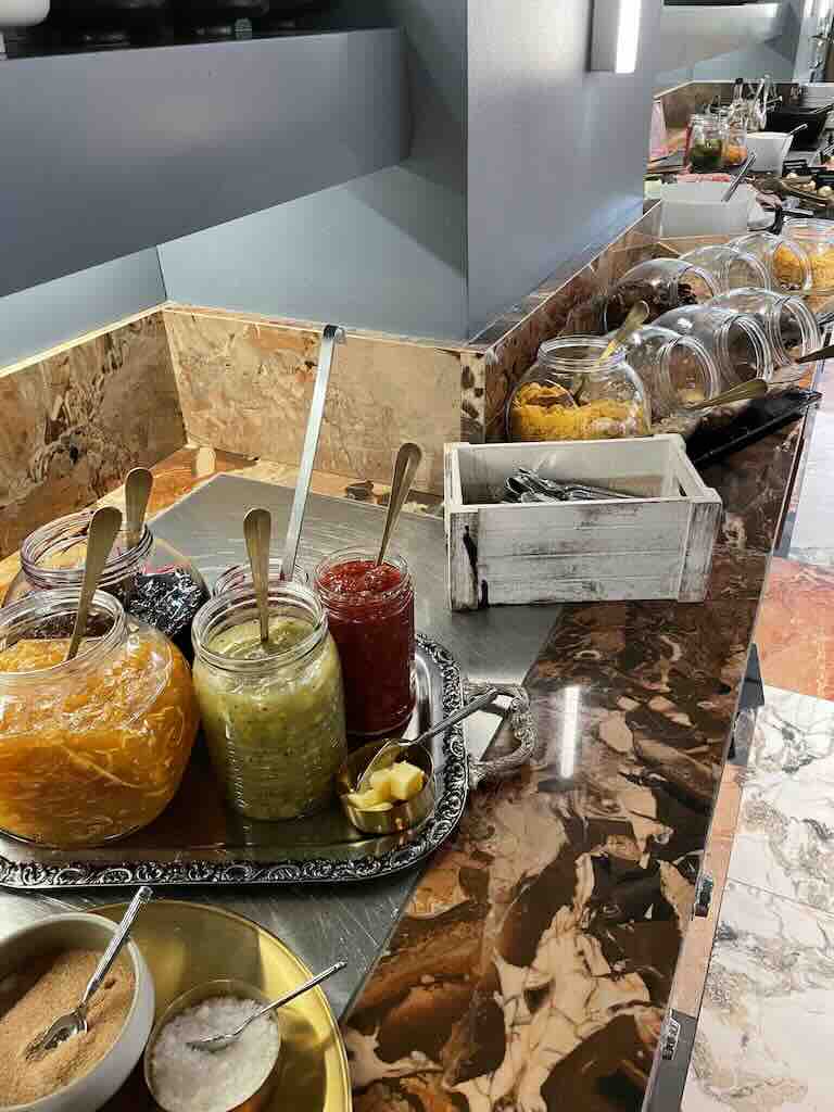 troni-breakfast-2