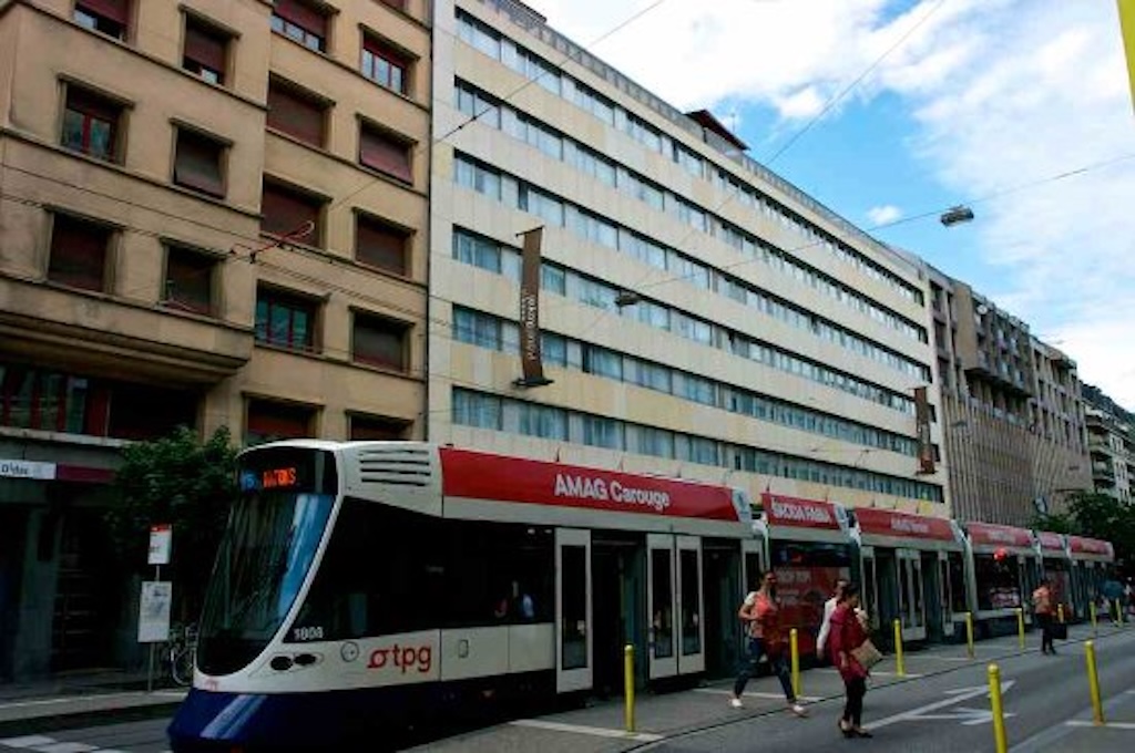 hotel-from-rue-de-lausanne
