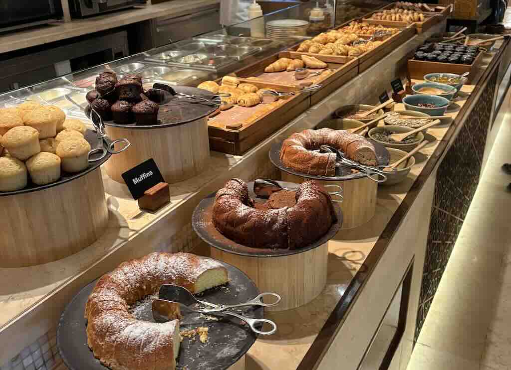 beach-rotana-breakfast2