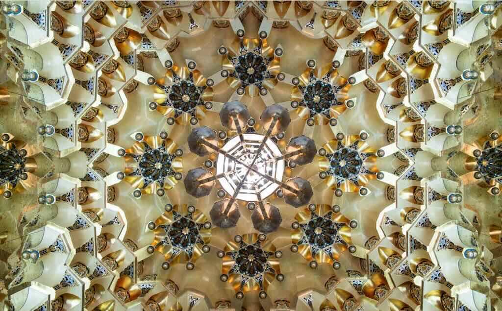 palace-muqarana-ceiling