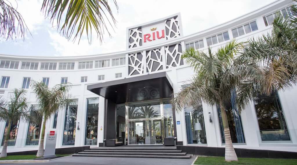 riu-palace-entrance