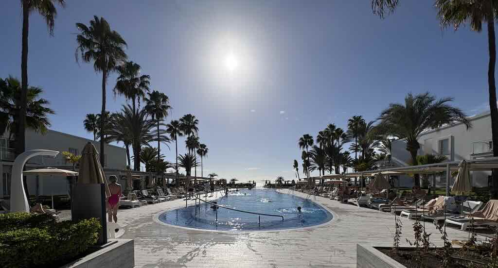 riu-palace-pool3