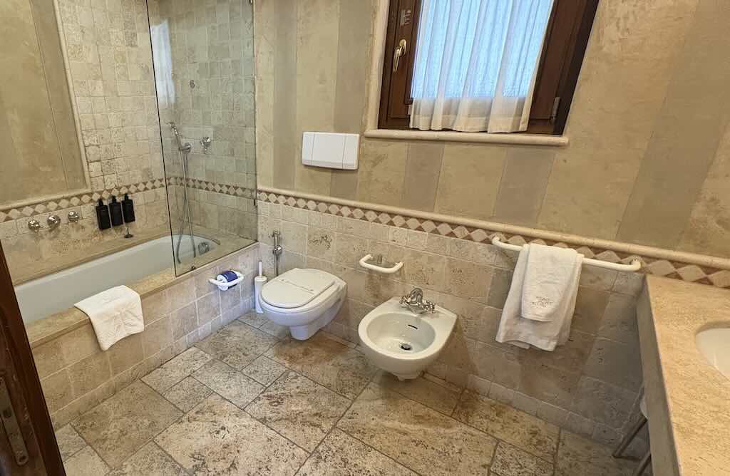 mont-blanc-bathroom