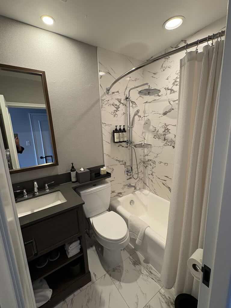 fairmont-banff-bathroom