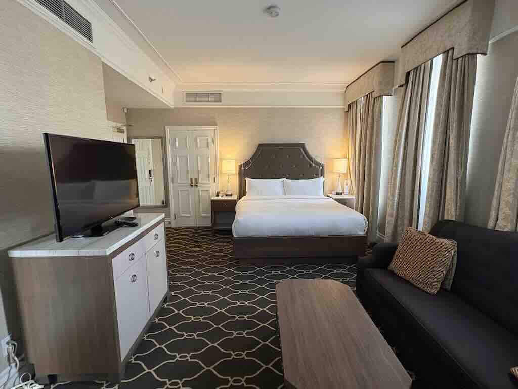 fairmont-calgary-bedroom2