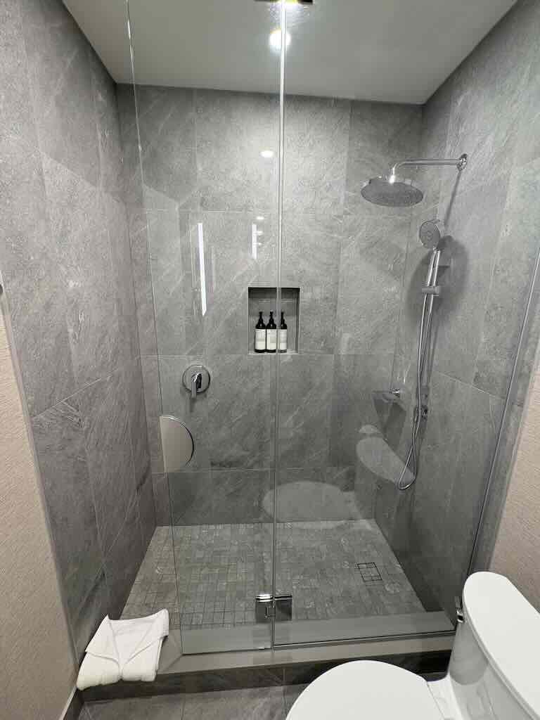 fairmont-jasper-bathroom