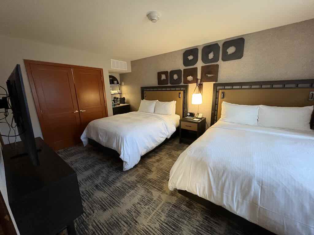 fairmont-jasper-bedroom