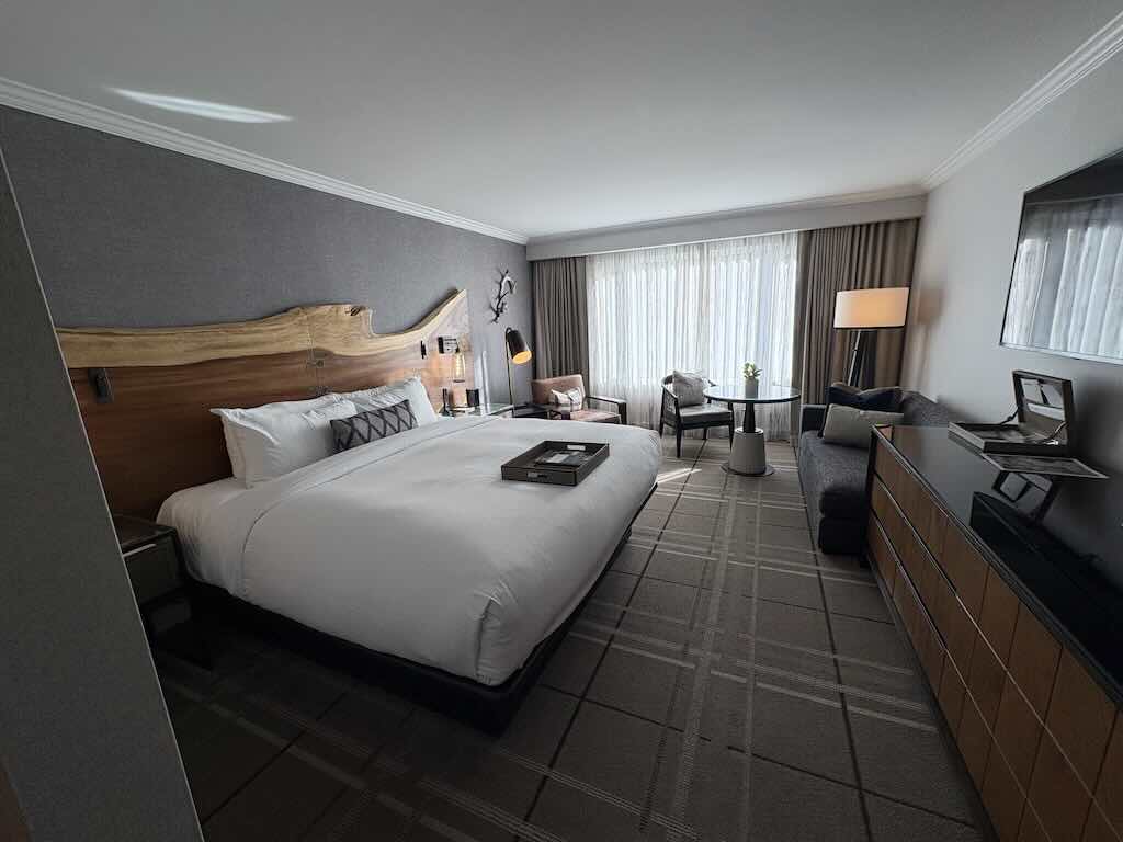 fairmont-whistler-bedroom