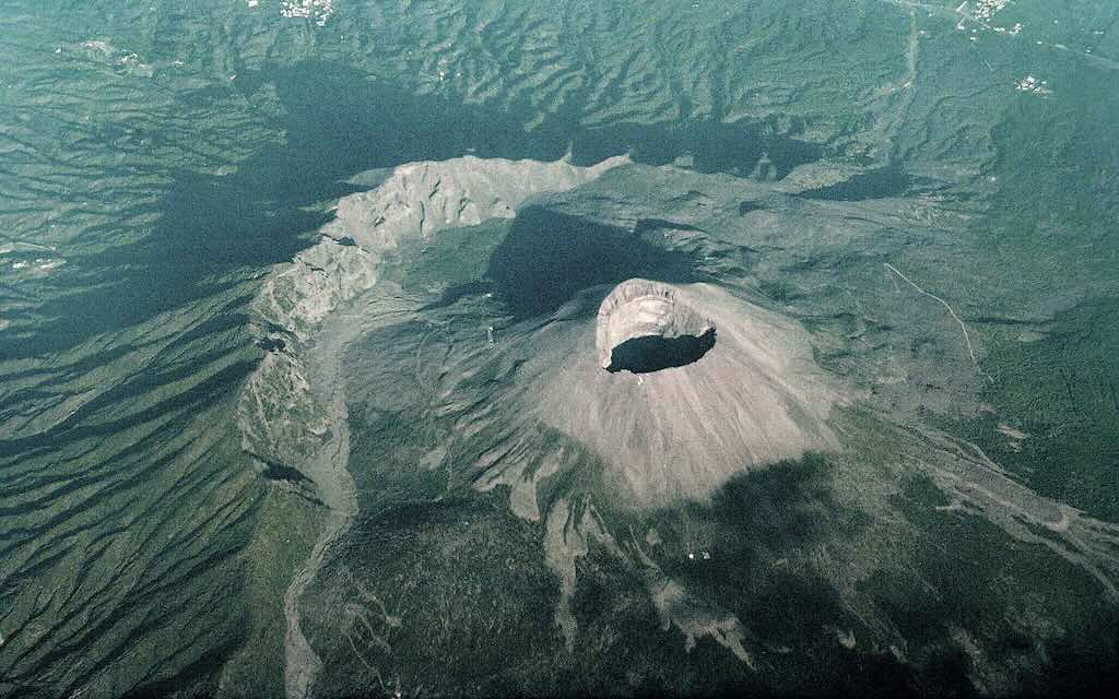 2000.00.00 vesuvius-volcano