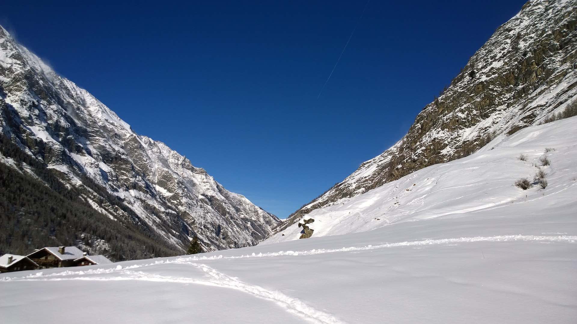 Val Ferret snow