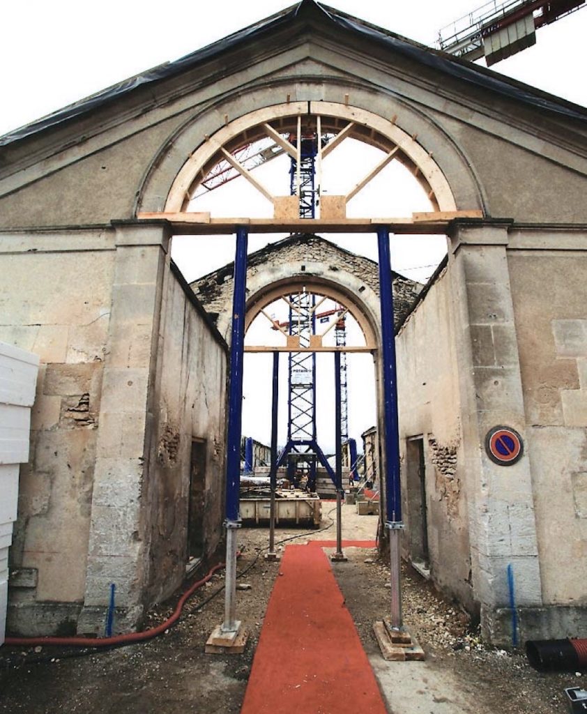 Chais Monnet main entrance before restoration