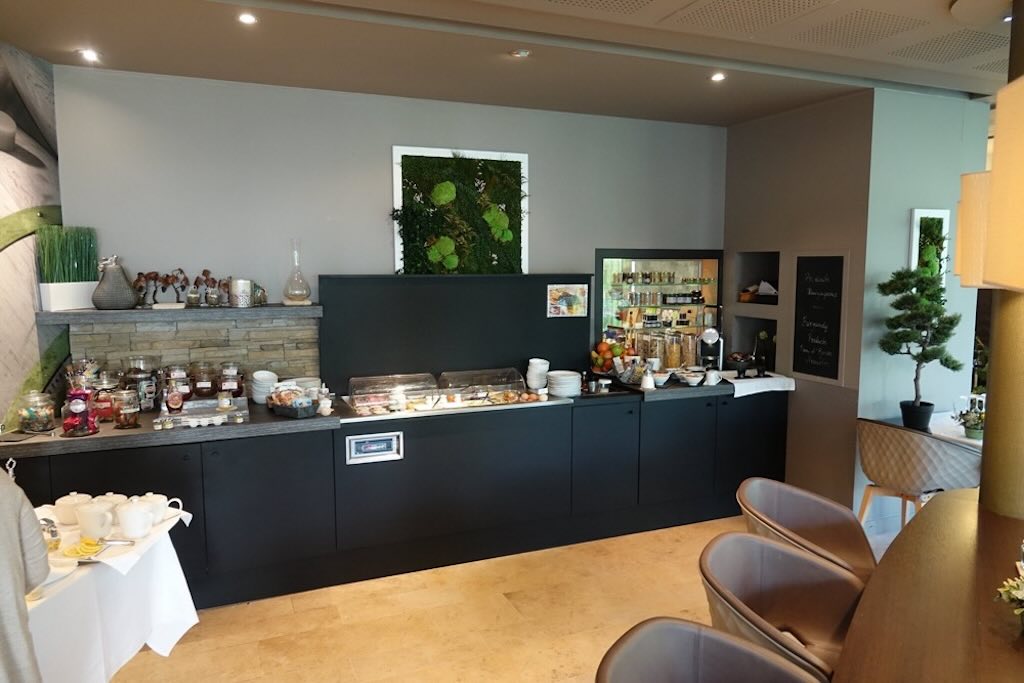 Le Richebourg Hotel buffet