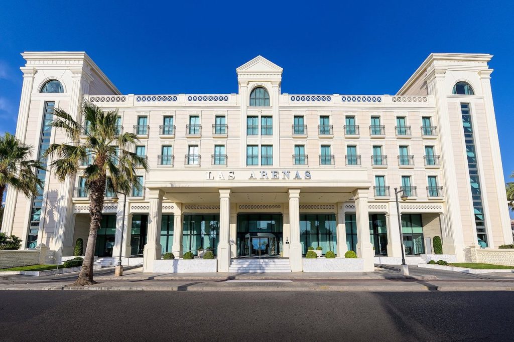 Entrance to Balneario las Arenas in Valencia