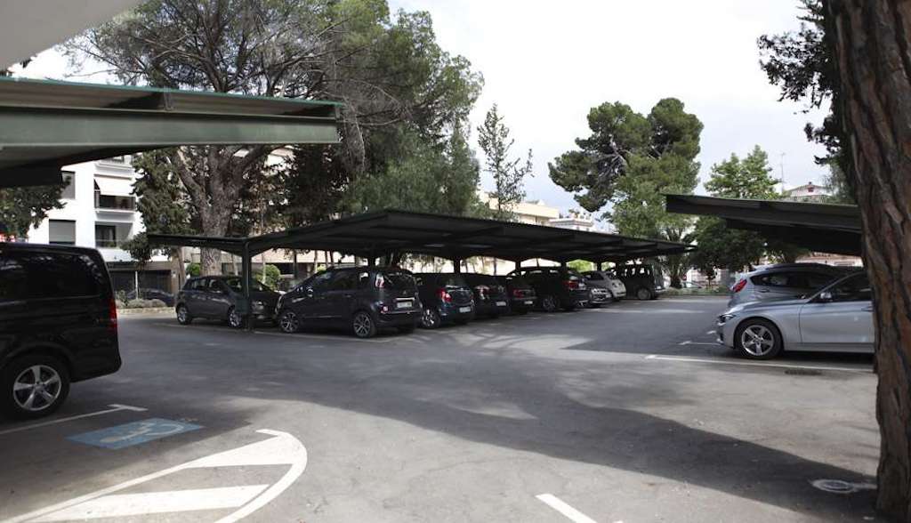 Hotel Reina Victoria parking