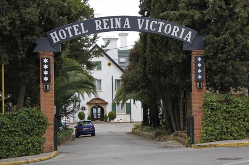 Hotel Reina Victoria entrance